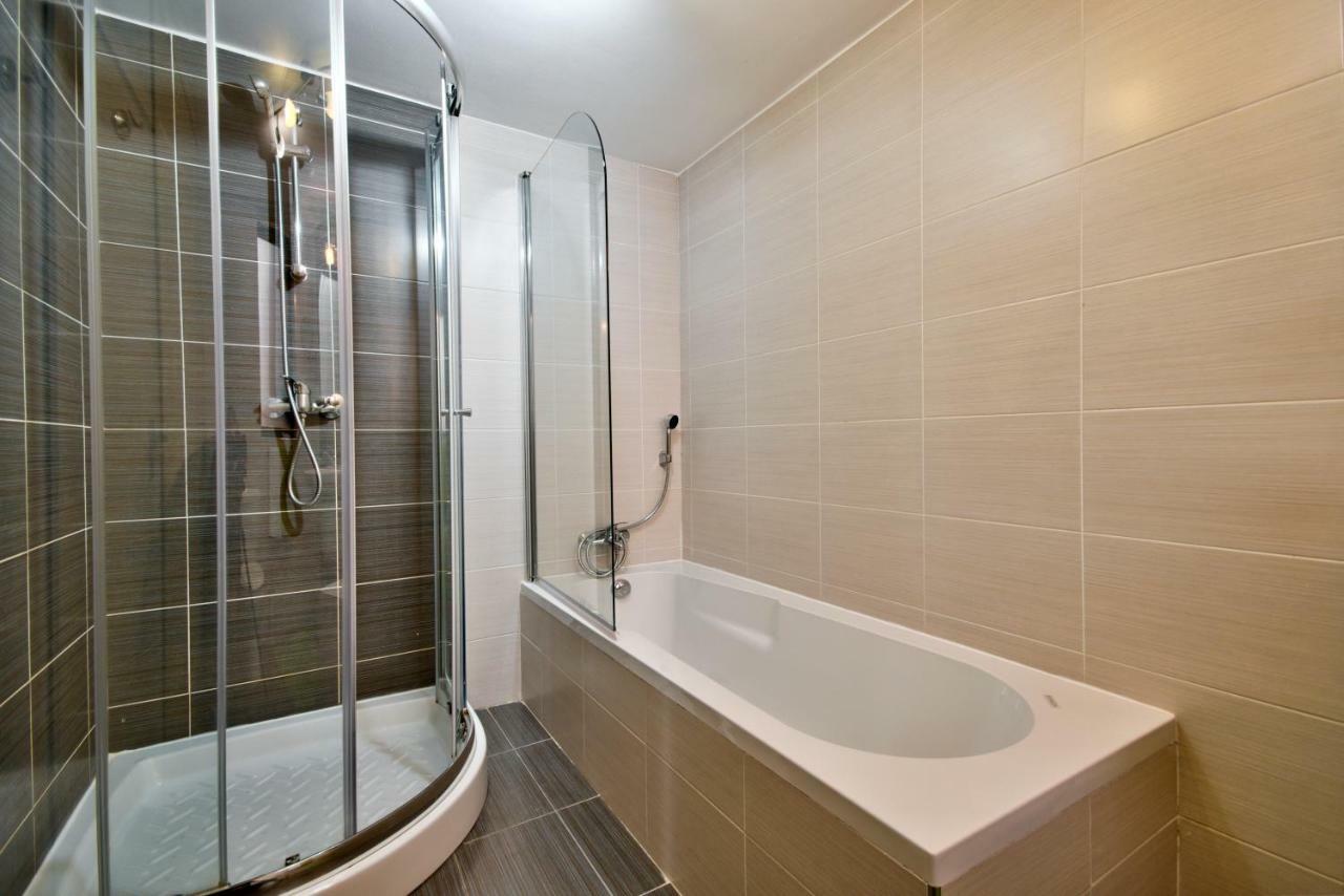 Spinola Court - Stunning Seaview Apartment & Penthouse On Spinola Bay By Shortletsmalta Saint Julian's Ngoại thất bức ảnh
