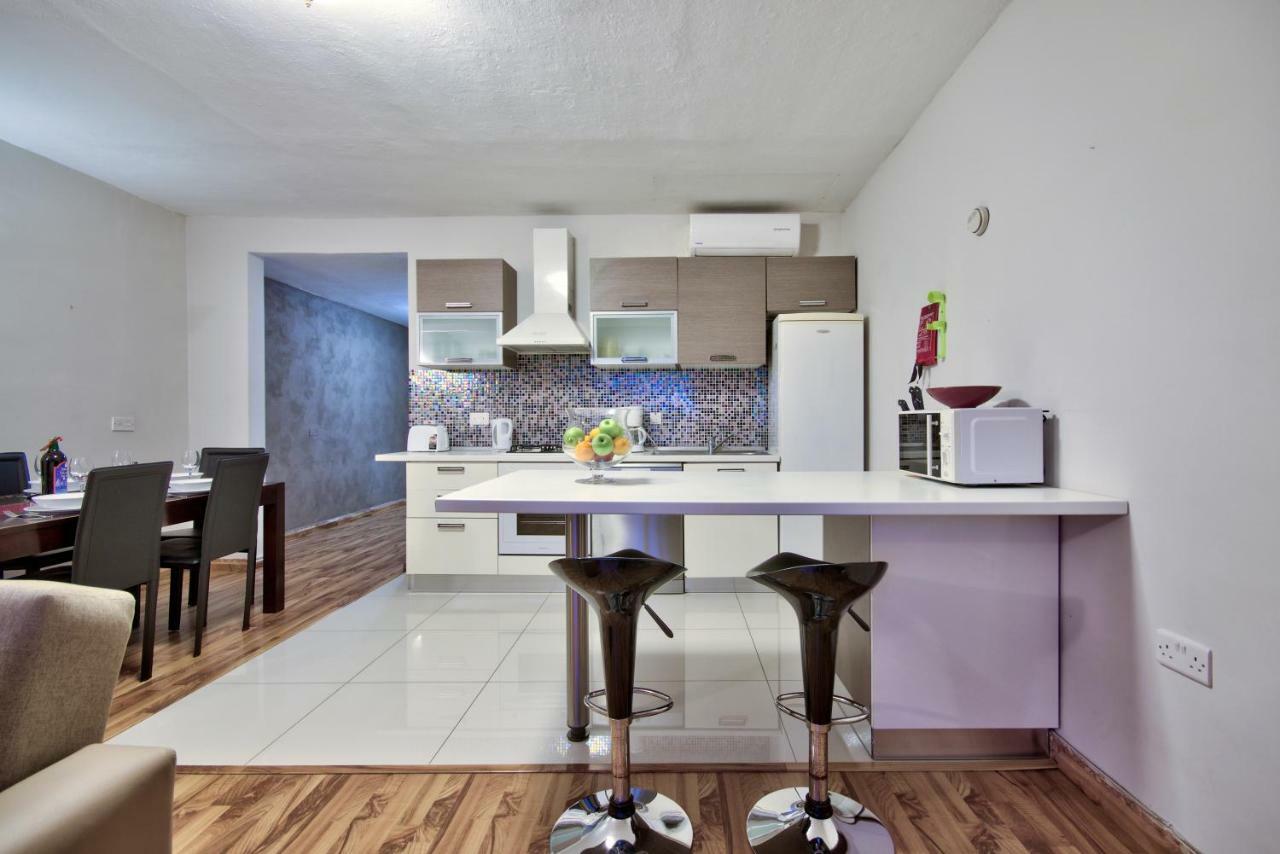 Spinola Court - Stunning Seaview Apartment & Penthouse On Spinola Bay By Shortletsmalta Saint Julian's Ngoại thất bức ảnh
