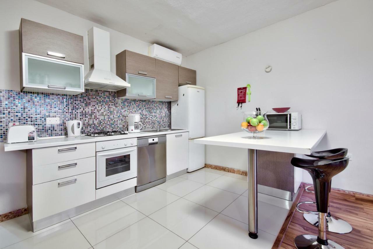 Spinola Court - Stunning Seaview Apartment & Penthouse On Spinola Bay By Shortletsmalta Saint Julian's Ngoại thất bức ảnh